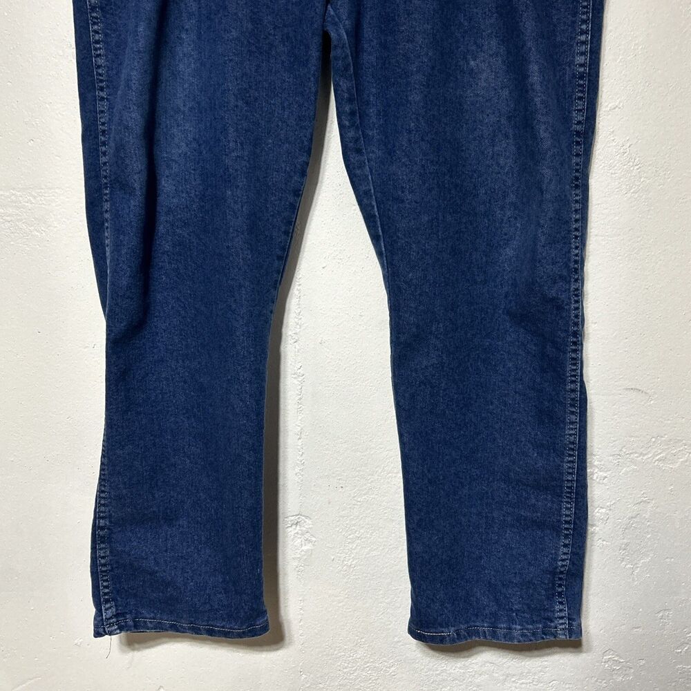 Wrangler Regular Fit Mens Jeans 40x29 Medium Wash Straight Leg Casual Work Pants - Picture 3 of 14